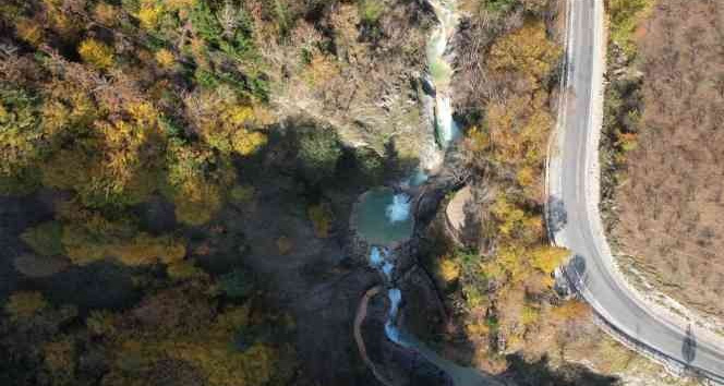Mavi Göl’ün de içerisinde yer aldığı Kuzalan Tabiat Parkı’nda sonbahar