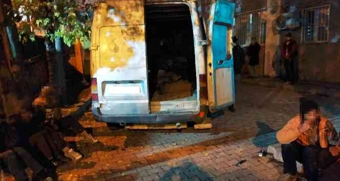 Hizan’da 23 düzensiz göçmen yakalandı