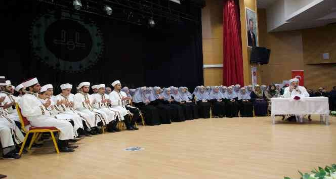 Bingöl’de hafızlığı tamamlayan 89 öğrenci için icazet merasimi düzenlendi