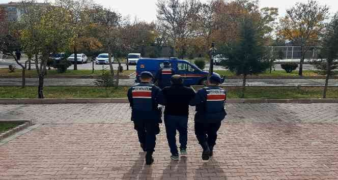 Cezaevi firarisi ve aranan şahıslar operasyonla yakalandı