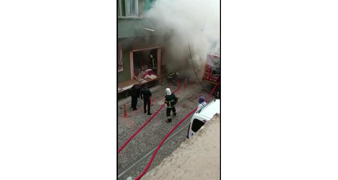 Isparta’da yardım derneği binasında yangın