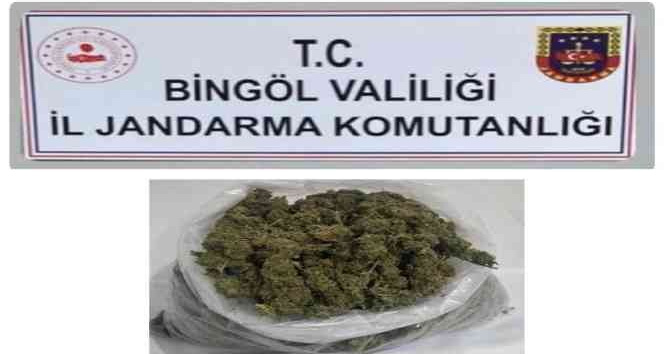 Bingöl’de araç içinde 1 kilo kubar esrar ele geçirildi