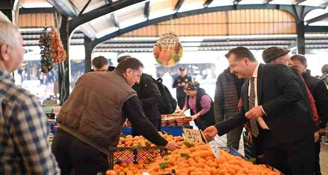Başkan Yücel Yılmaz esnafın yanında