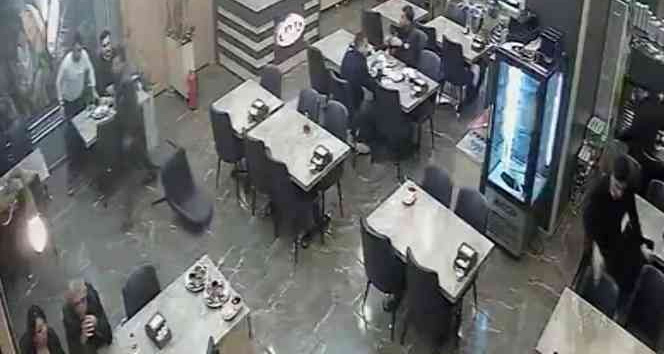 Düzce’de yaşanan 5.9 büyüklüğündeki deprem İstanbul’da güvenlik kamerasına yansıdı