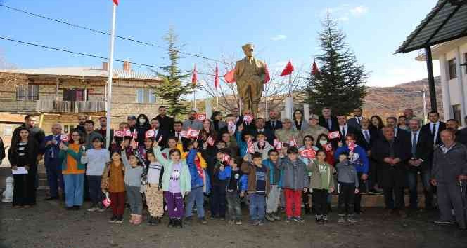 Tunceli’de okul lojmanında şehit edilen öğretmenler anıldı