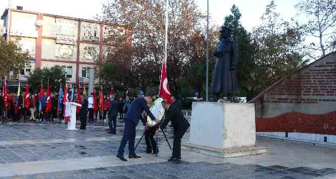 Çanakkale’de Öğretmenler Günü kutlandı