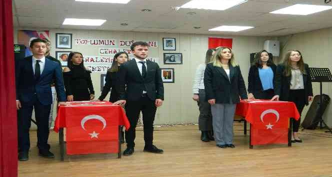 Öğretmenler gününde 10 öğretmen yemin etti
