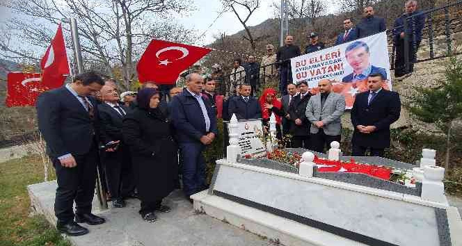 Şehit Öğretmen Necmettin Yılmaz Öğretmenler Gününde kabri başında anıldı