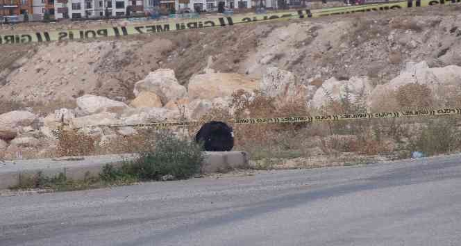 Kaldırım üzerindeki şüpheli çanta polisi alarma geçirdi