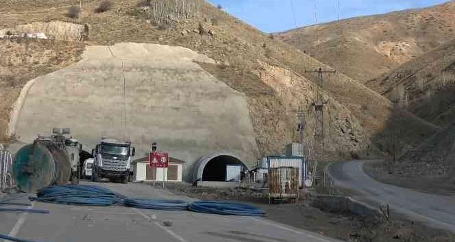 Türkiye’nin en uzun 3. tüneli kar düştüğünde tek tüpten hizmete açılacak