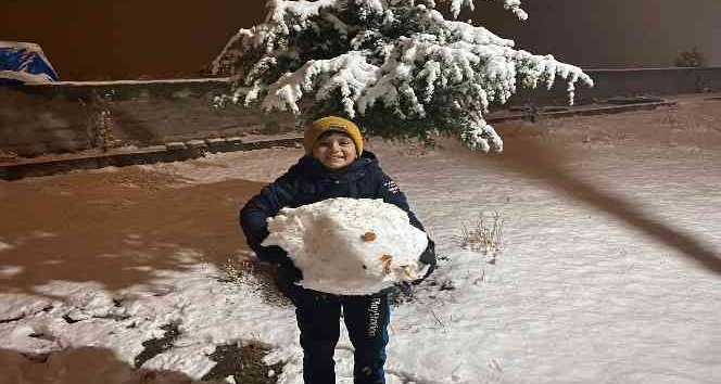 Yozgat’ta mevsimin ilk karı yağdı