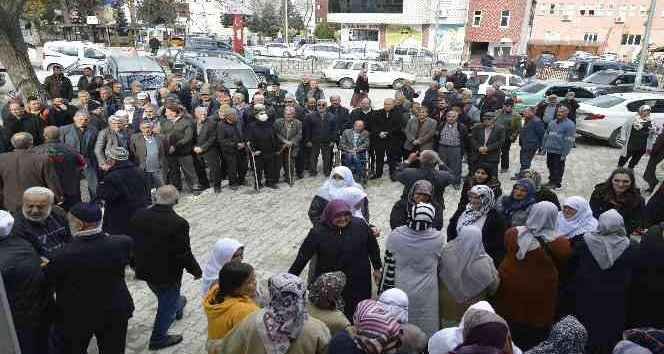 Umreciler dualarla uğurlandı