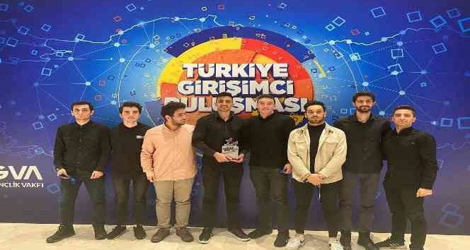 ‘Üniversite Girişimcilik Kulüp Ödülü’ sahibi DOU Teknoloji Takımı oldu