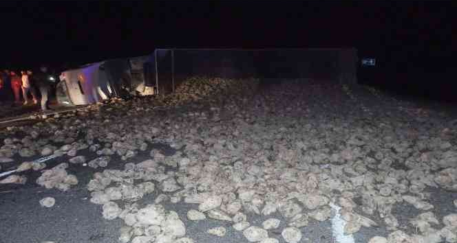 Kontrolden çıkan tır karşı şeride geçti, facianın eşiğinden dönüldü