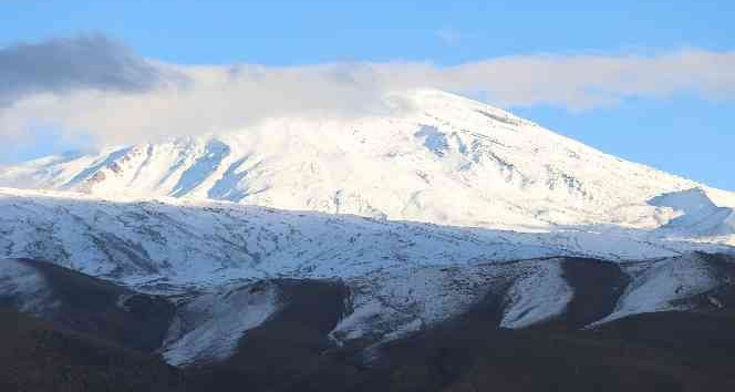 ’Türkiye’nin çatısı’ yeniden beyaza büründü