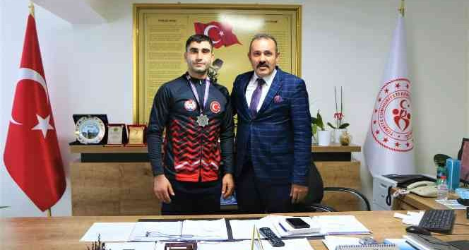 Siirtli sporcu dünya 2.’si oldu