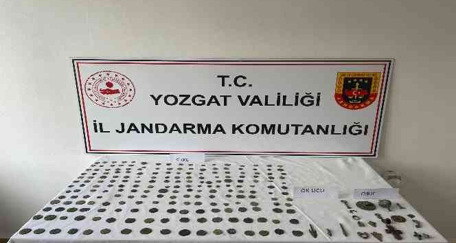 Yozgat’ta 212 sikke ve 21 tarihi obje ele geçirildi