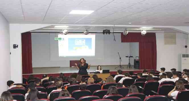 Öğrencilere "ergenlik dönemi" semineri