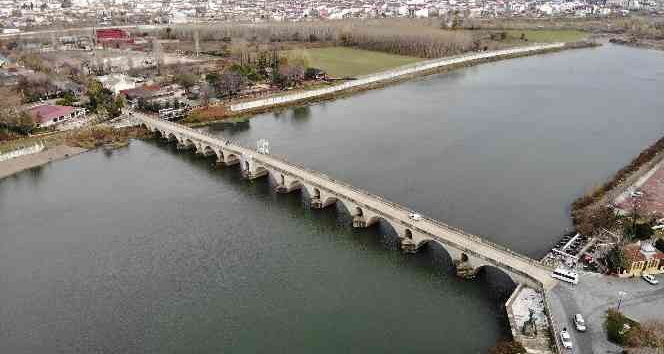 Son yılların en kurak dönemini yaşayan Edirne’de, yağışlar nehirlere can suyu oldu, debiler arttı