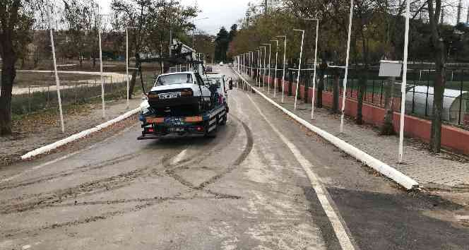 Edirne’de kazaya karışan sürücü otomobiliyle olay yerinden kaçtı: 1 yaralı