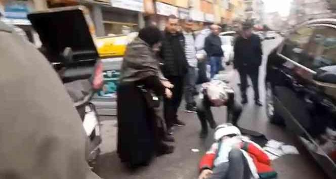 Yalova’da otomobil ile kurye motoru çarpıştı: 1 yaralı