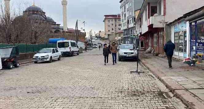 Karlıova’da 1 yıl arayla çekilen ’Kar’ görüntüsü tedirgin etti