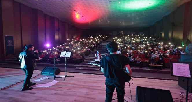 Üniversiteli gençler sınav öncesi stres attı