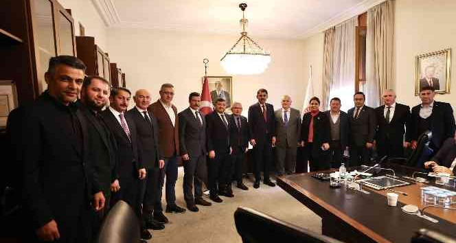 Giresun heyeti, Giresun’un devam eden yatırım ve yeni projelerle ilgili Bakanla görüştü