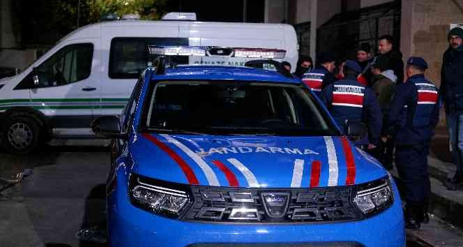 Bulgaristan unsurlarınca dövülerek yarı çıplak halde ölüme itilen göçmen donarak hayatını kaybetti