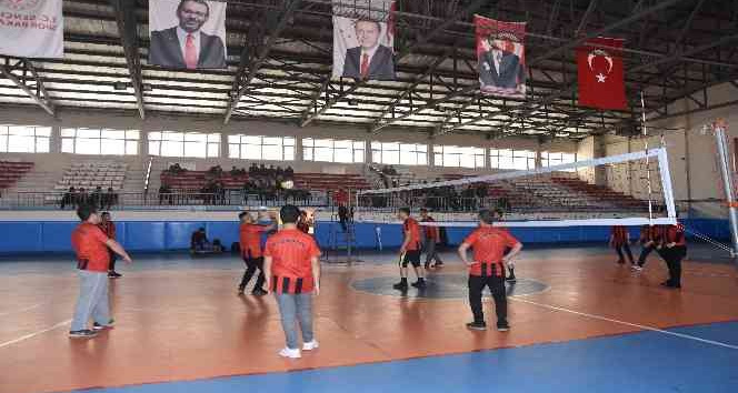 Ahlat’ta engellilere yönelik voleybol dostluk maçı düzenlendi