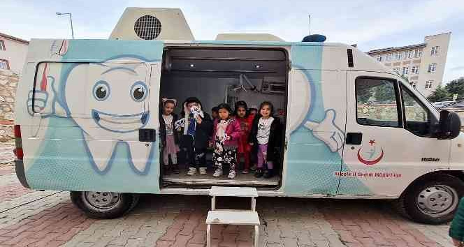 Miniklere ağız ve diş sağlığı eğitimi verildi
