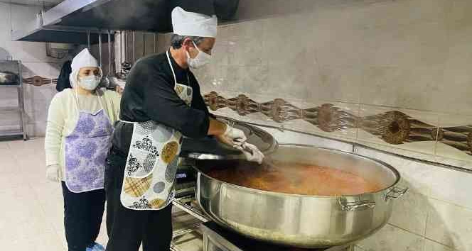 Şırnak’ta öğrencilere ücretsiz yemek dağıtımı