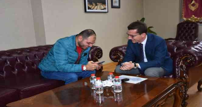 Engelli Fatih hayranı olduğu Demet Akalın ile telefonda görüştü