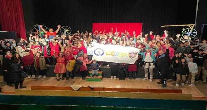 Yalova Emniyeti’nden çocuklara tiyatro etkinliği