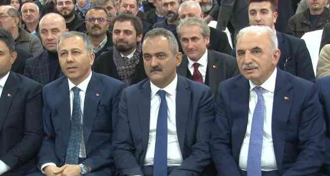 Bakan Özer: “Garibanın derdi ile hemhal oluyor gibi görünenler, arkasını kazıdığınız zaman başörtüsü yasakçısı çıkıyor”