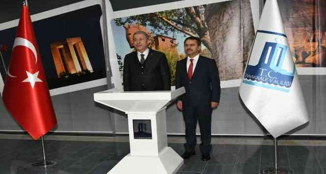Milli Savunma Bakanı Akar, Çanakkale Valiliğini ziyaret etti