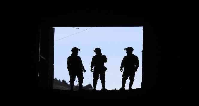 Gümüşhane’de 3 kardeş yer altında ekmek kavgası veriyor