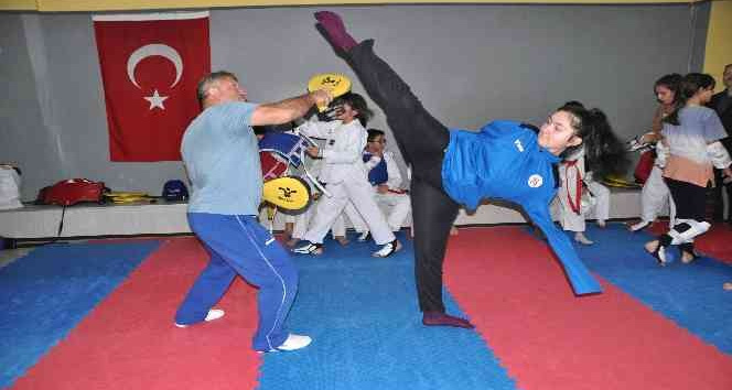 İki kolu olmayan Nisanur, Sümeyye Boyacı gibi altın madalya kazanmak istiyor