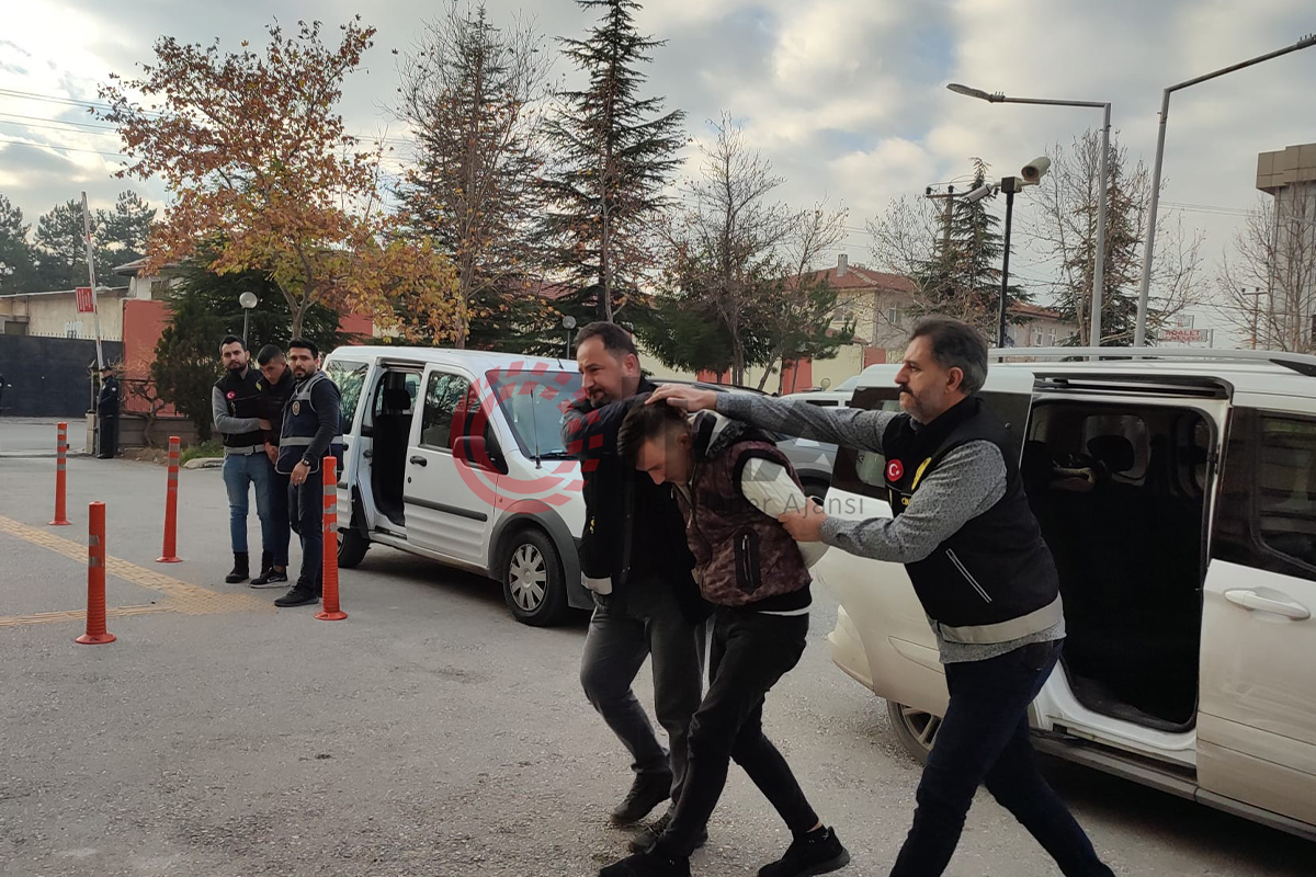 Yakınları cinayet zanlılarını bakın nasıl ‘teskin’ etti