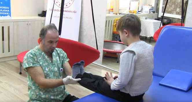 Özel öğrenciler, okullarında fizyoterapist eğitimi alacak