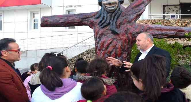 Yapay zekaya sahip ağaç, çocukların sorularını yanıtlıyor