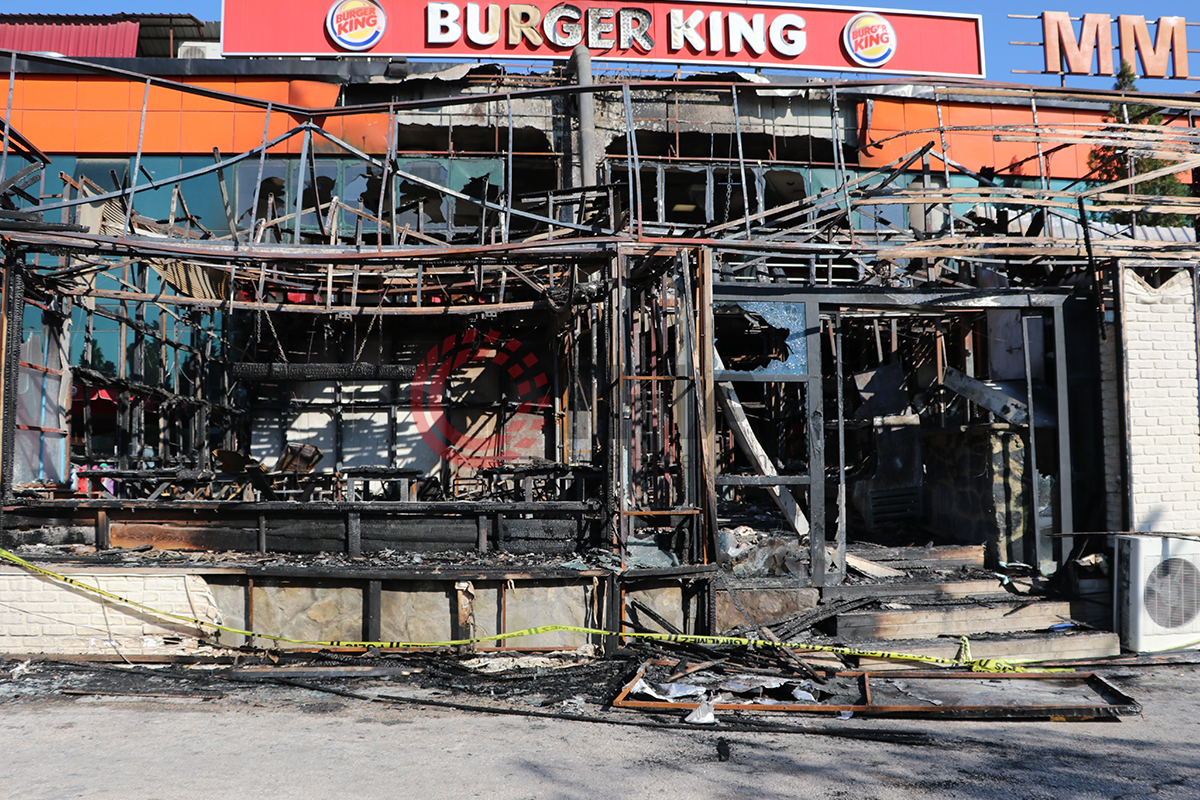 Meşaleli karşılama milyonluk zarara neden oldu