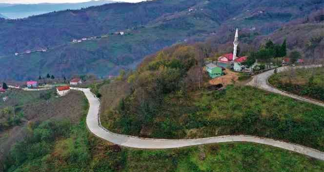 Altınordu’da beton yol çalışmaları sürüyor