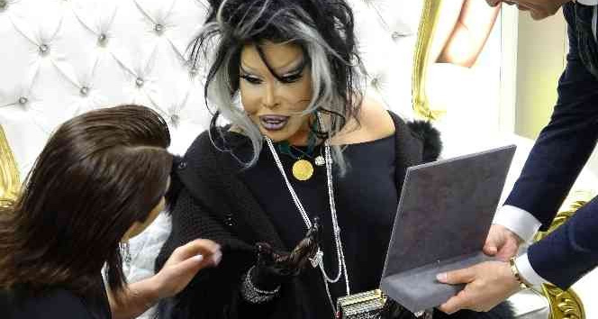 Bülent Ersoy, Ordu’da mağaza açılışına katıldı