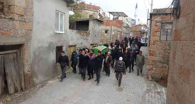 11 günlük yaşam savaşını kaybeden kadın toprağa verildi