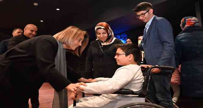 Nevşehir Valisi Becel, özel bireylerle ‘Buğday tanesi’ filmini seyretti