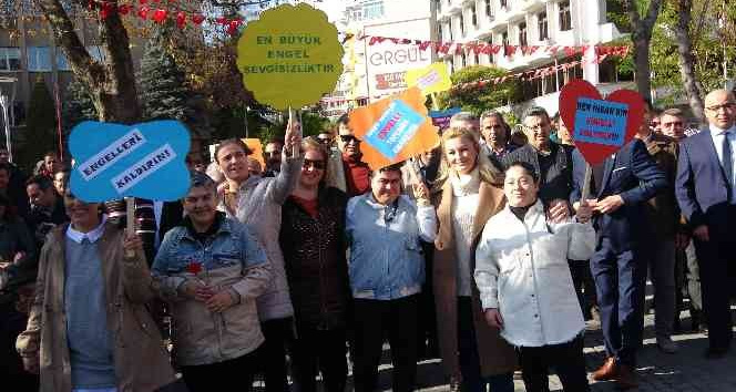 Uşak’ta engelliler için farkındalık yürüyüşü