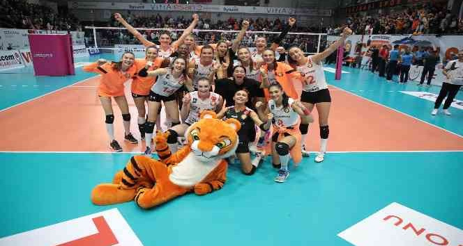 Eczacıbaşı Dynavit’in CEV Şampiyonlar Ligi maçları şifresiz Red Bull TV’de