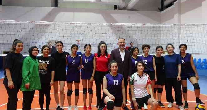 Gençlik ve Spor Bakanı Kasapoğlu: "Bu yıl başvuran her öğrencimizi yurdumuza yerleştirdik"