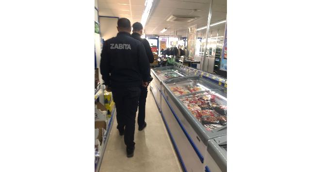 Aksaray zabıtadan marketlere ani baskın